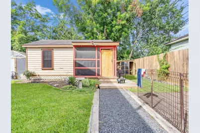 1406 Elliott Street, Houston, TX 77023 - Photo 33
