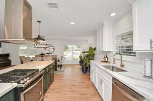 2619 Stoney Brook Dr, Houston, TX 77063 - Photo 7