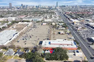 2619 Stoney Brook Dr, Houston, TX 77063 - Photo 27