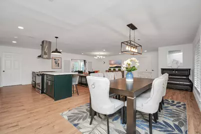 2619 Stoney Brook Drive, Houston, TX 77063 - Photo 9