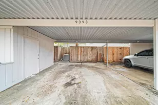 9393 Westwood Village Dr, Houston, TX 77036 - Photo 15