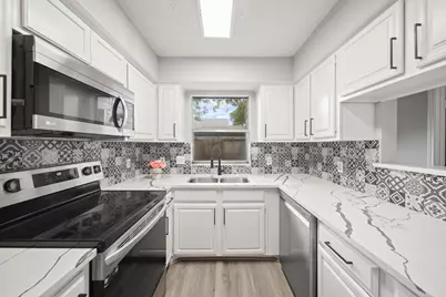 9393 Westwood Village Drive #64, Houston, TX 77036 - Photo 5