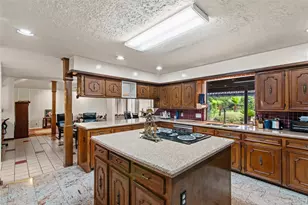 319 S Rivershire Dr, Conroe, TX 77304 - Photo 17