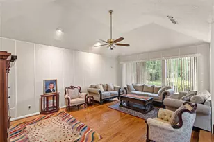319 S Rivershire Dr, Conroe, TX 77304 - Photo 21