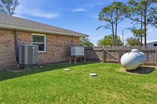 4215 County Rd 182, Alvin, TX 77511 - Photo 39