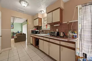11303 Riderwood Dr, Houston, TX 77099 - Photo 9