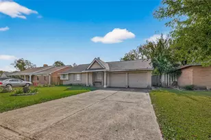 11303 Riderwood Dr, Houston, TX 77099 - Photo 3
