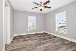 336 Ling St, Bayou Vista, TX 77563 - Photo 15