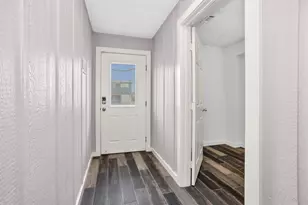 336 Ling St, Bayou Vista, TX 77563 - Photo 3