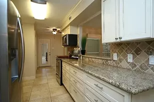 5228 Woodlawn Pl, Bellaire, TX 77401 - Photo 9