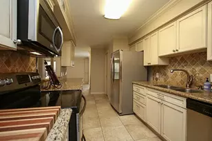 5228 Woodlawn Pl, Bellaire, TX 77401 - Photo 11