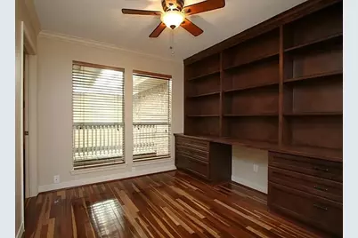 5228 Woodlawn Place, Bellaire, TX 77401 - Photo 19