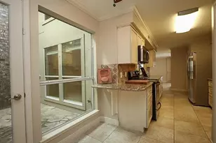 5228 Woodlawn Pl, Bellaire, TX 77401 - Photo 13