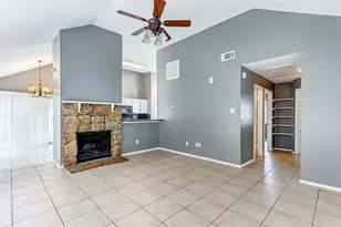 8410 Fawn Wind Ct, Houston, TX 77040 - Photo 9