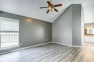 8410 Fawn Wind Ct, Houston, TX 77040 - Photo 17