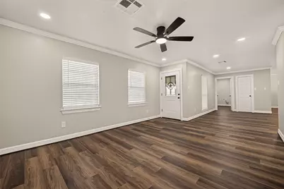 8755 Cowart Street, Houston, TX 77029 - Photo 15