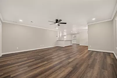 8755 Cowart Street, Houston, TX 77029 - Photo 25