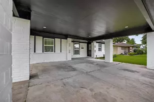 8755 Cowart St, Houston, TX 77029 - Photo 3
