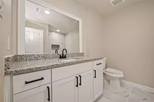 8755 Cowart St, Houston, TX 77029 - Photo 35