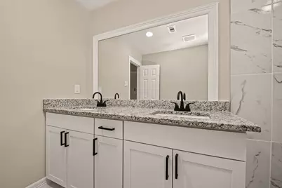 8755 Cowart Street, Houston, TX 77029 - Photo 39