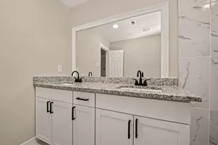 8755 Cowart St, Houston, TX 77029 - Photo 39