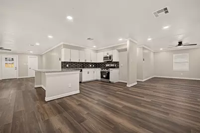 8755 Cowart Street, Houston, TX 77029 - Photo 17