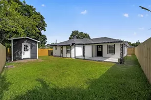 8755 Cowart St, Houston, TX 77029 - Photo 41
