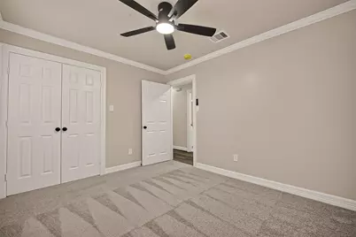 8755 Cowart Street, Houston, TX 77029 - Photo 33