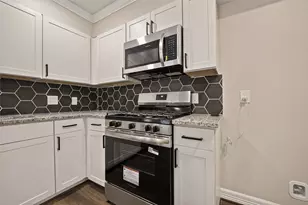 8755 Cowart St, Houston, TX 77029 - Photo 21