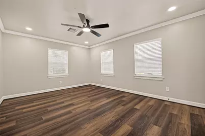 8755 Cowart Street, Houston, TX 77029 - Photo 7