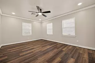 8755 Cowart St, Houston, TX 77029 - Photo 7