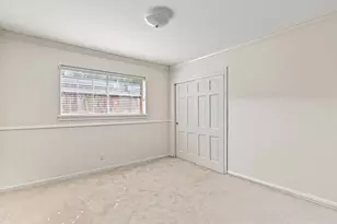 7915 Meadow Lake Ln, Houston, TX 77063 - Photo 17