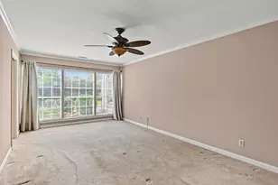 7915 Meadow Lake Ln, Houston, TX 77063 - Photo 15