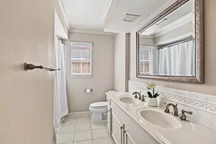 7915 Meadow Lake Ln, Houston, TX 77063 - Photo 19