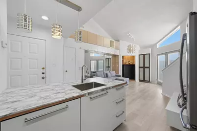 10855 Meadowglen Lane #823, Houston, TX 77042 - Photo 17