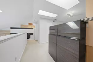 10855 Meadowglen Ln, Houston, TX 77042 - Photo 23