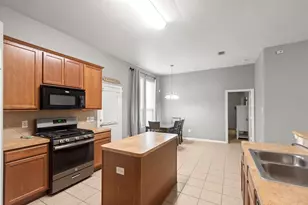 225 Splintered Arrow Dr, La Marque, TX 77568 - Photo 7