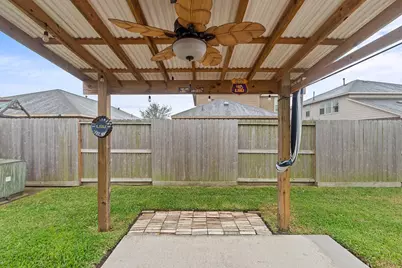225 Splintered Arrow Drive, La Marque, TX 77568 - Photo 17