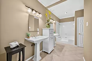 404 Wilcrest Dr, Houston, TX 77042 - Photo 33