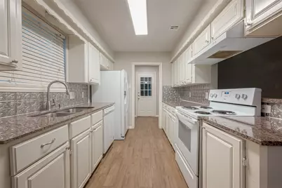 1406 Pinecroft Drive, Sugar Land, TX 77498 - Photo 13