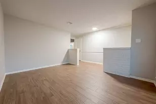 1406 Pinecroft Dr, Sugar Land, TX 77498 - Photo 5