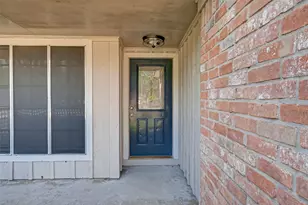 1406 Pinecroft Dr, Sugar Land, TX 77498 - Photo 3