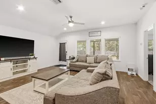 903 Forest Vw, New Caney, TX 77357 - Photo 9