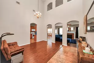 931 N Sky Dr, Houston, TX 77073 - Photo 9