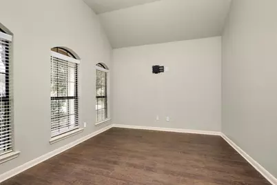 951 Oak Terrace Drive, Conroe, TX 77378 - Photo 3