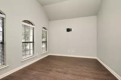 951 Oak Terrace Drive, Conroe, TX 77378 - Photo 3