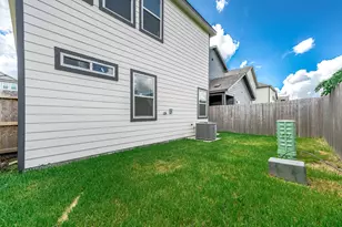 14975 Eagle Feather Dr, Houston, TX 77090 - Photo 35