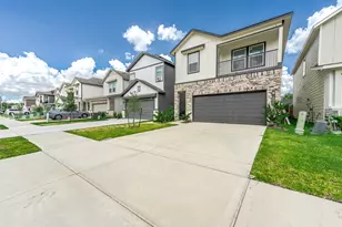 14975 Eagle Feather Dr, Houston, TX 77090 - Photo 37
