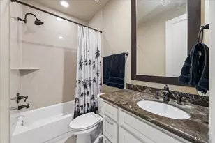1209 W 22nd St, Houston, TX 77008 - Photo 15