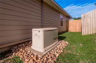 133 Bates Ct, Huntsville, TX 77320 - Photo 25